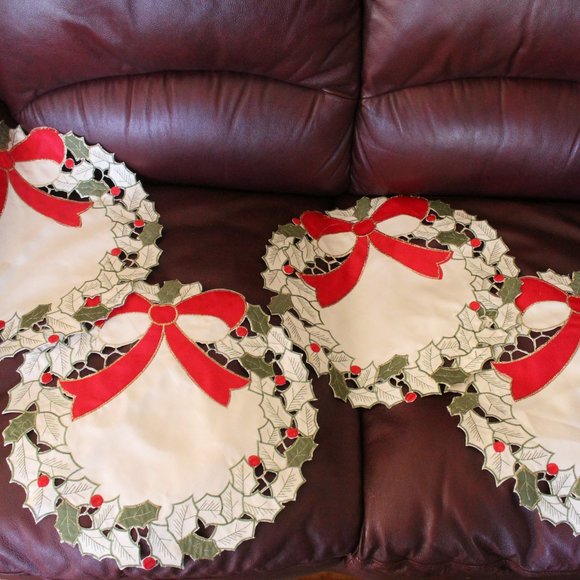 Wreath cut out Placemats - set of 4 - Picture 3 of 4